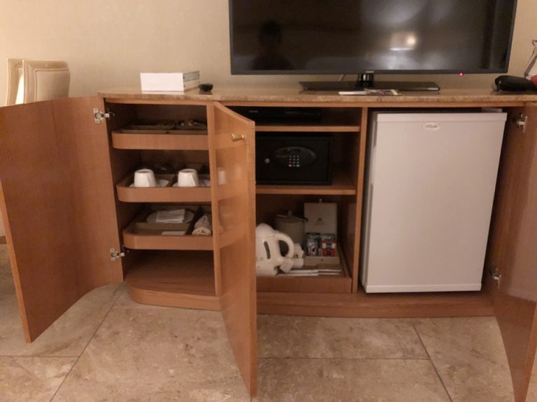 セキュリティボックスとミニバー