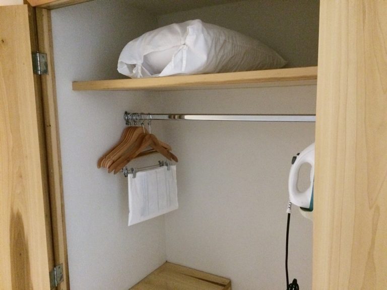 クローゼット外観(開けた状態)