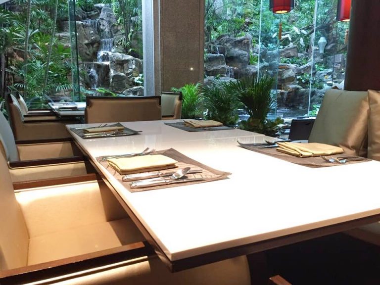 館内のレストランRomsai