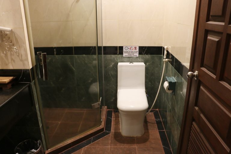 バスルームのトイレ1