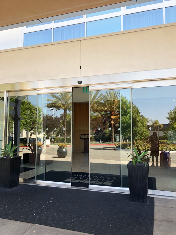 ホテルエントランス