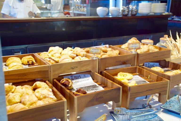 クロワッサンやデニッシュも