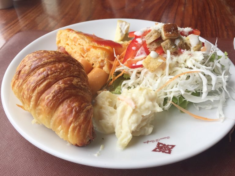 朝食ビュッフェ2