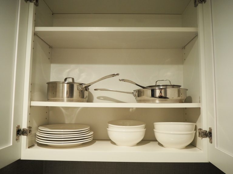 食器類もしっかり揃っています