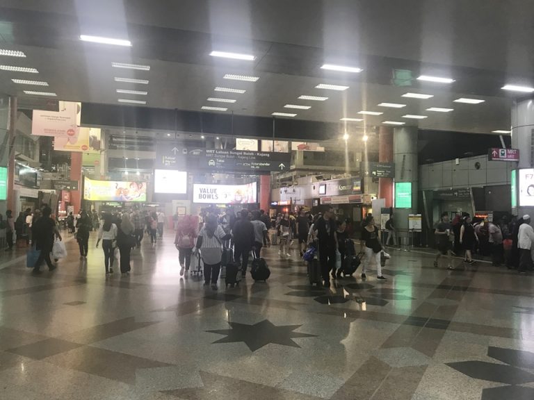 セントラル駅構内