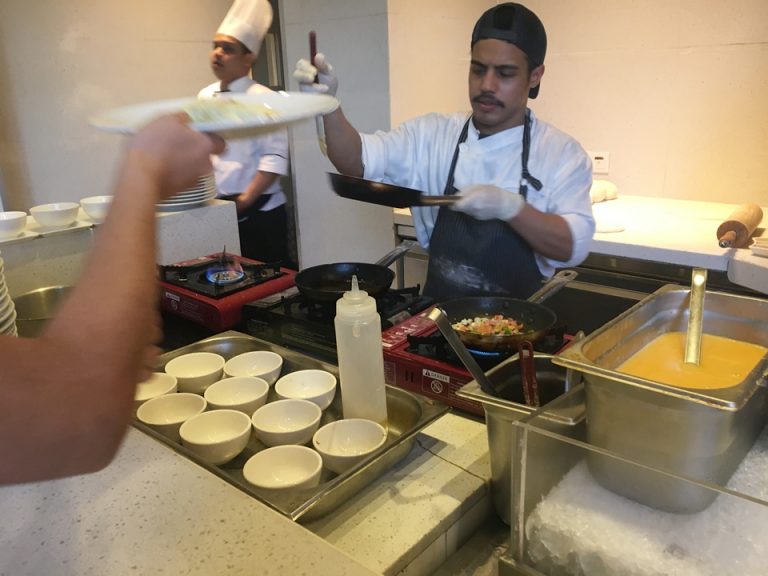 朝食バイキング2