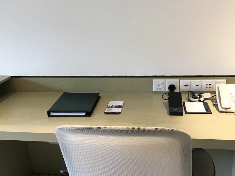 デスクスライド後