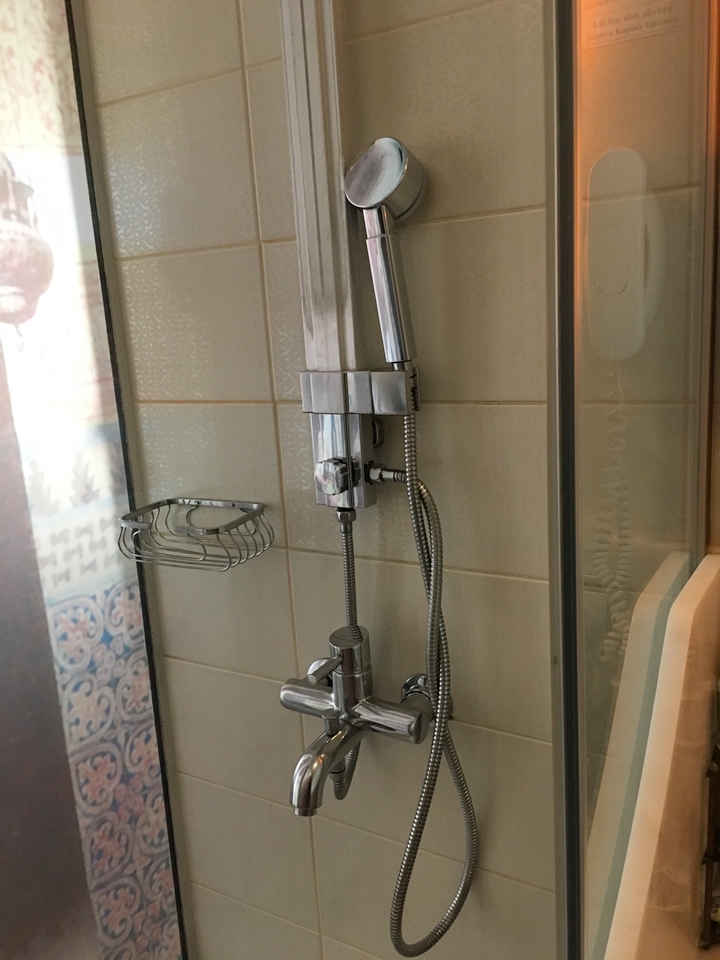 シャワールーム (2)