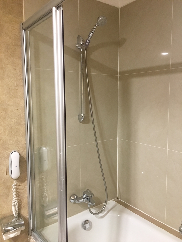 シャワールーム (2)