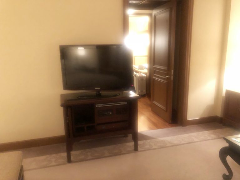 大型テレビはNHKが写りました