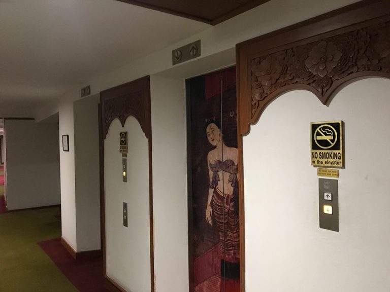 客室階 エレベーターホール3