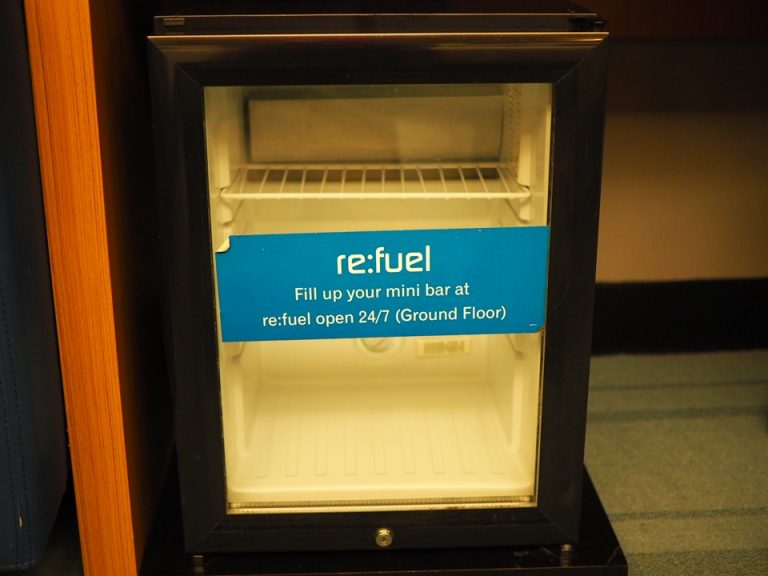 冷蔵庫(閉じた状態)