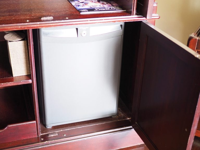 冷蔵庫(閉じた状態)