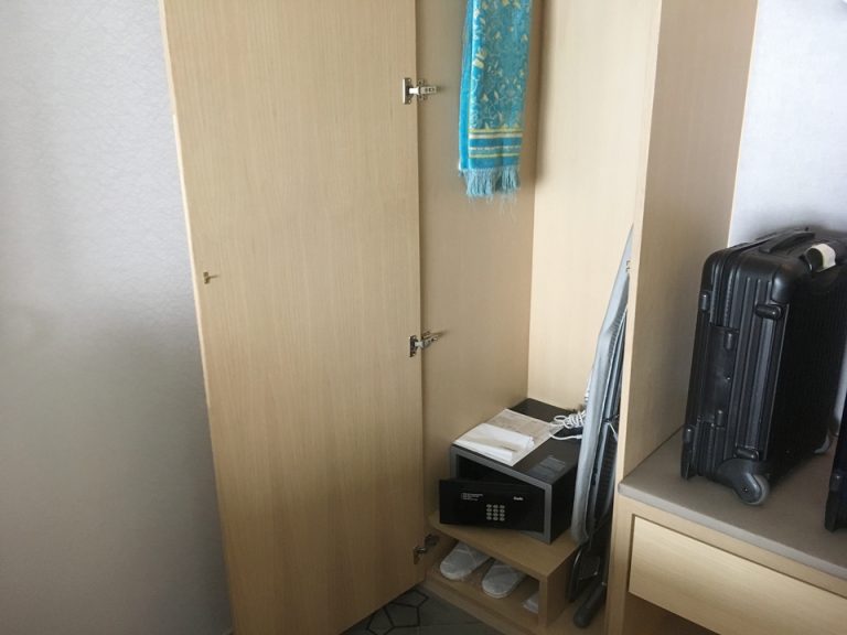 クローゼット内
