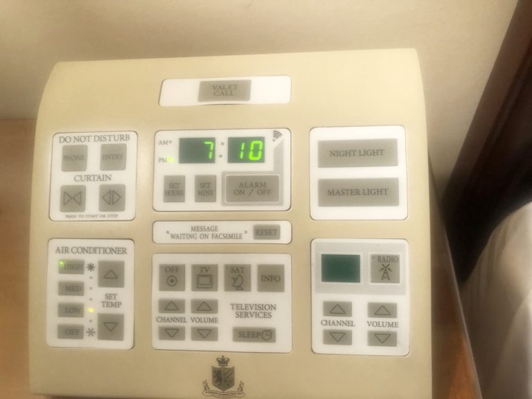 こういうオリジナルのコントロールパネルがいかにもペニンシュラらしいです