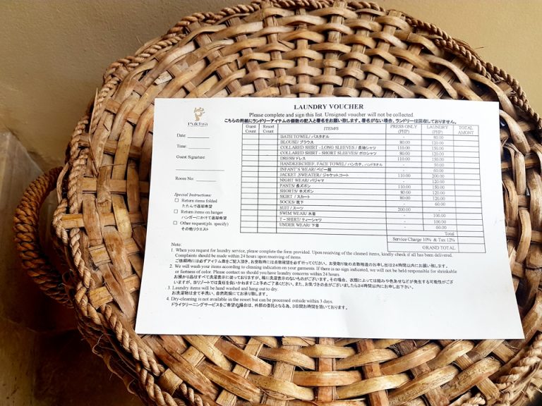 バスルーム:屋外ジャグジーにあるランドリーボックス