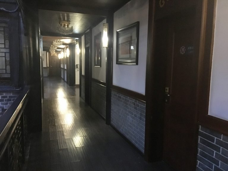 客室付近の廊下