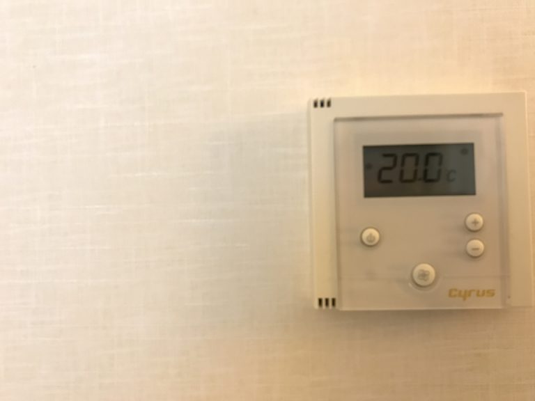 エアコンリモコン1