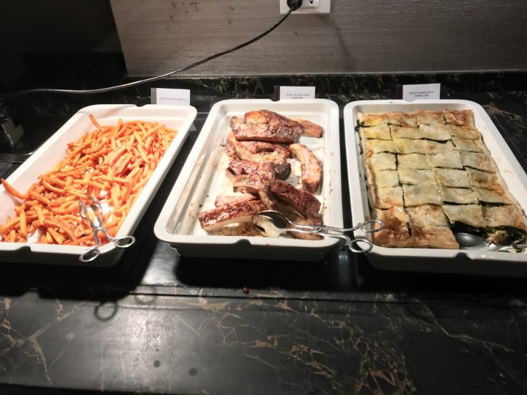 エグゼクティブラウンジ ディナービュッフェ2