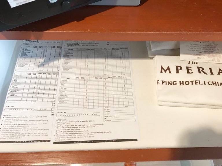 クローゼット 棚の中2