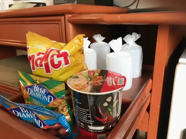 ミニバー お菓子3