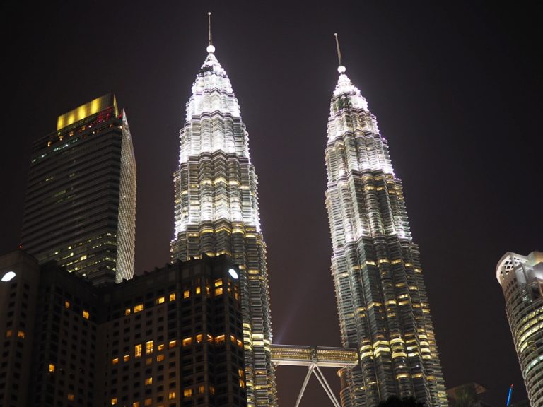 ペトロナスツインタワー クアラルンプールのシンボル的存在
