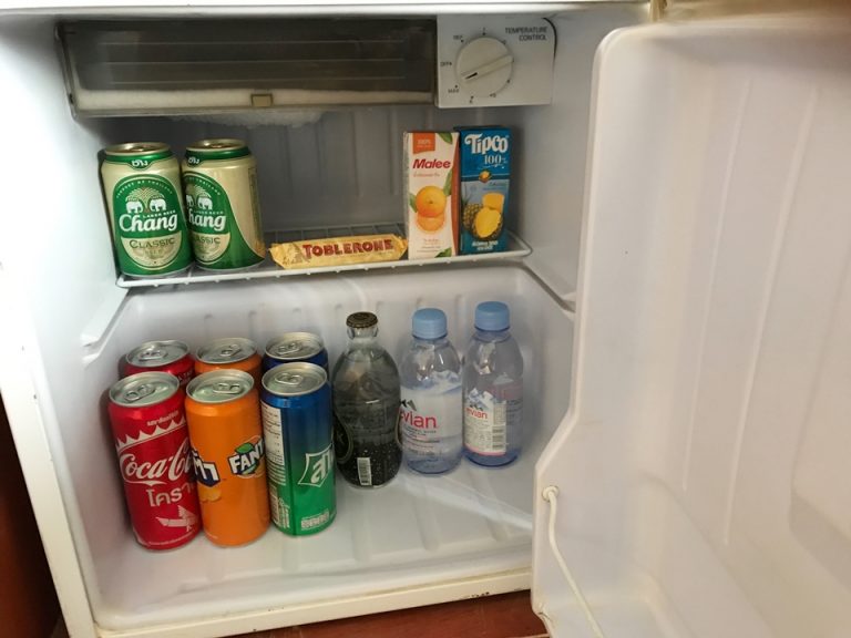 ミニバー 冷蔵庫2