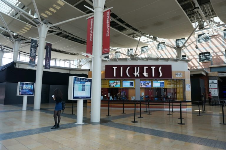 徒歩10分圏内の映画館