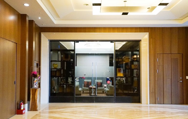 ビジネスセンター外観