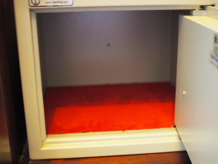 セーフティーボックス(開けた状態)