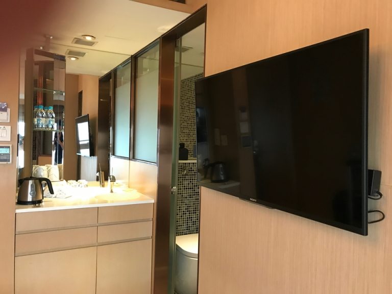 窓からテレビ方向1