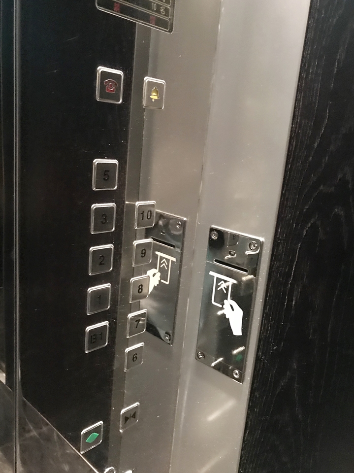 エレベーター回数ボタン