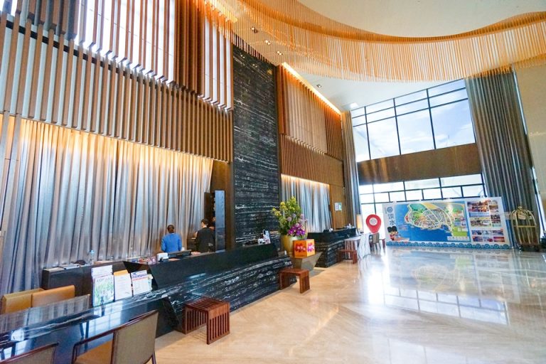 フロント、ロビー