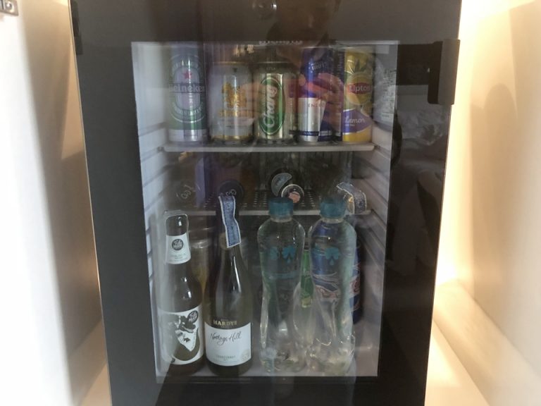 冷蔵庫(閉じた状態)