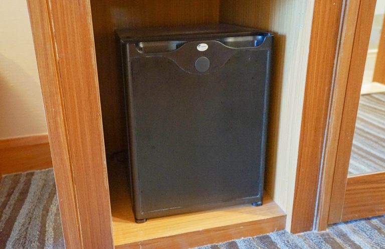 冷蔵庫(閉じた状態)