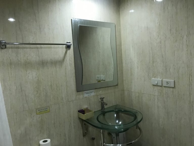 バスタブからトイレ5