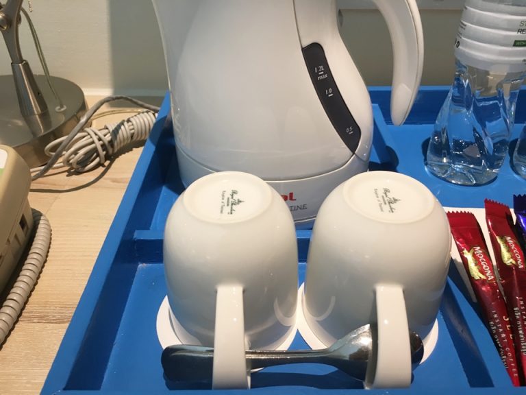 グラス・カップ