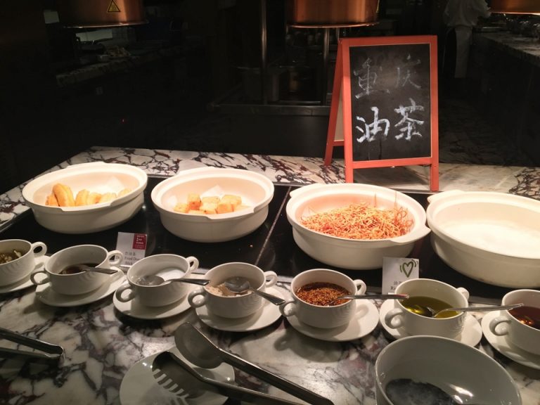 揚げパンなど中国の伝統的な朝食メニュー