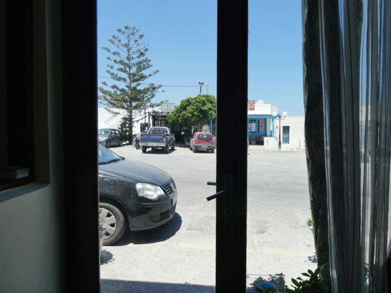 エントランス内観