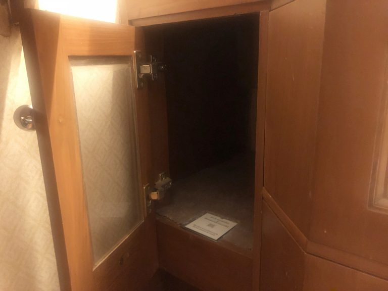 靴をここに入れておくと磨いておいてもらえるサービスがありました