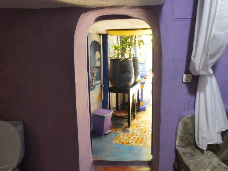 バスルーム内から入り口