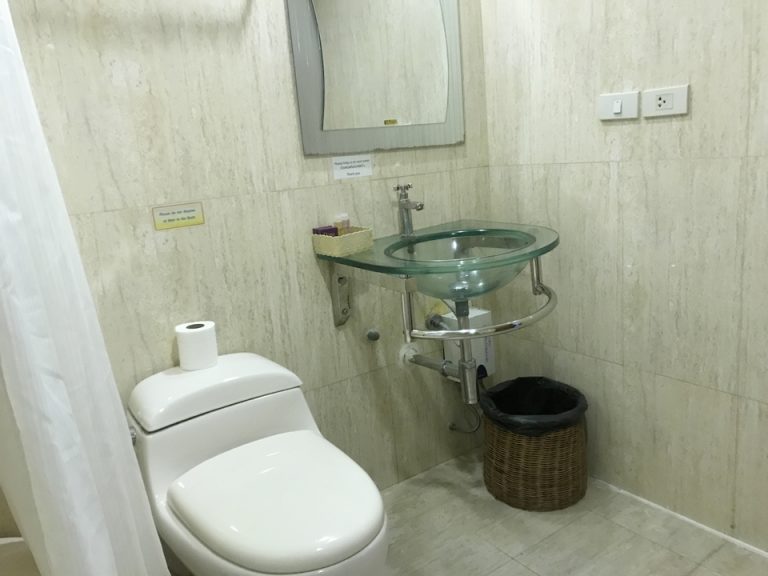 バスタブからトイレ1