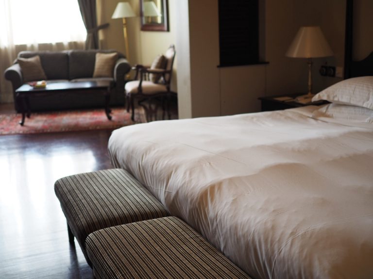 客室全体(窓際方向)