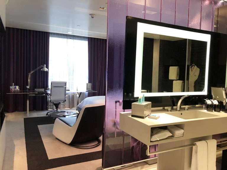 客室全体(窓際方向)