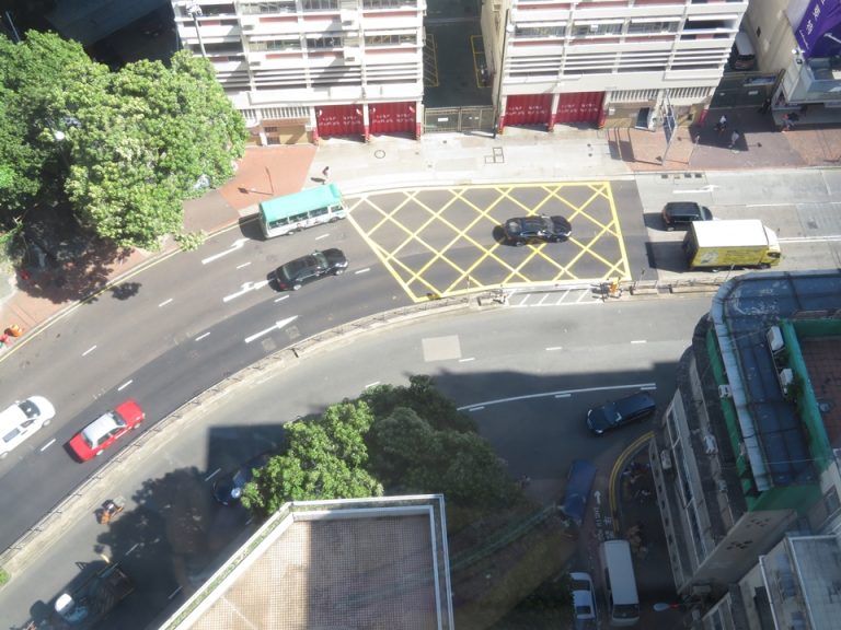 ホテルから見える消防署