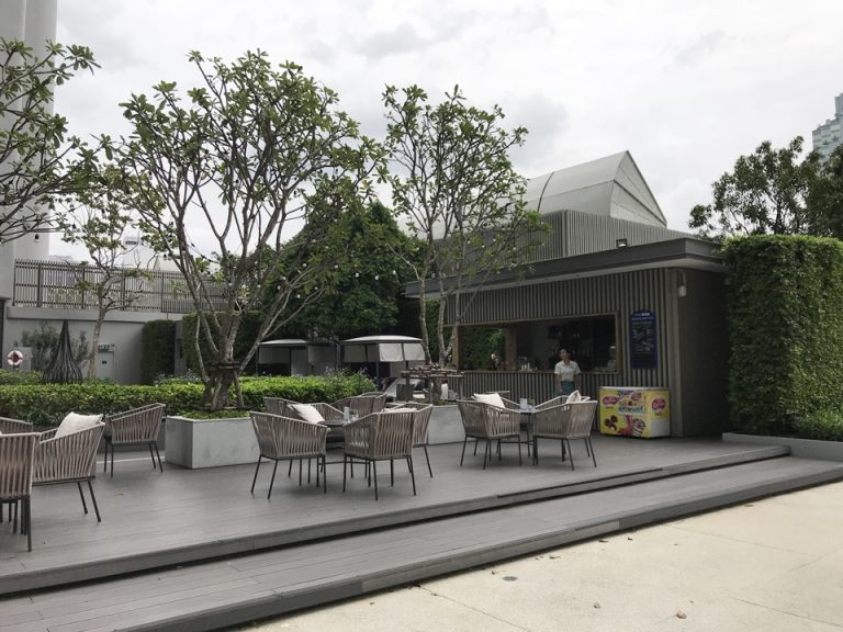 ノースタワーの大きいプール 売店3