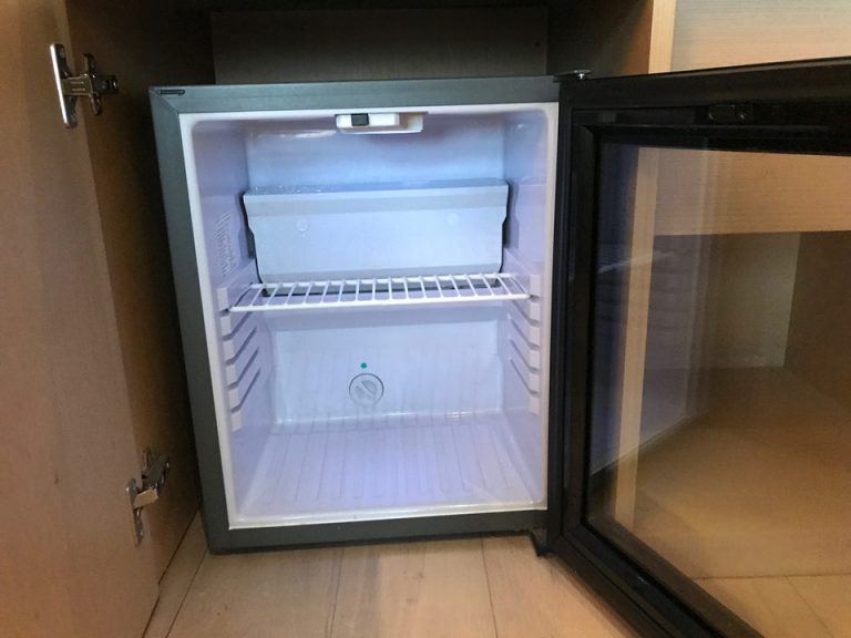 冷蔵庫内部1