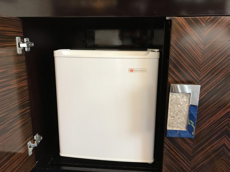 冷蔵庫 閉じた状態1