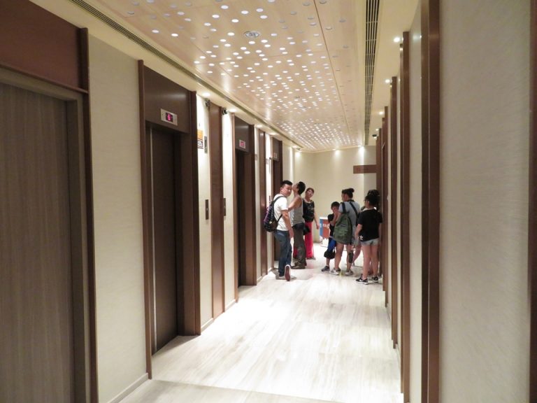 エレベーターホール