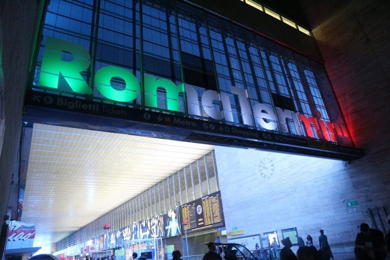 ホテル周辺テルミニ駅 (1)